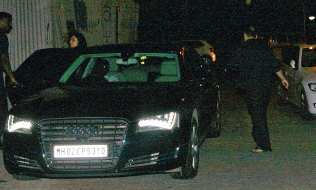 रानी के घर आई आदी की बारात: अनदेखी तस्‍वीरें