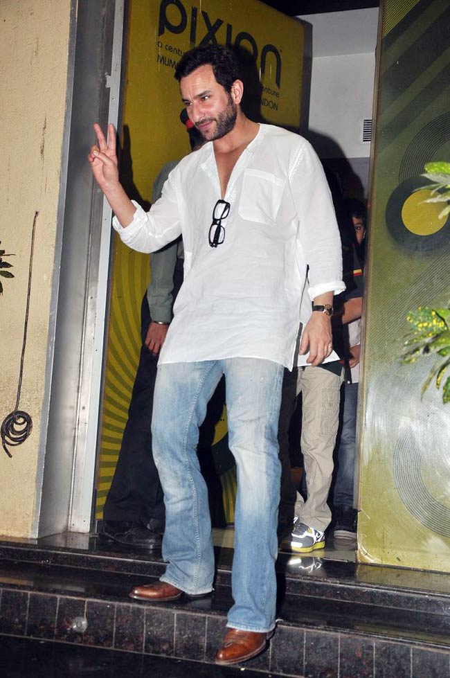 'एजेंट विनोद' की स्‍पेशल स्‍क्रीनिंग पर जुटे सितारे