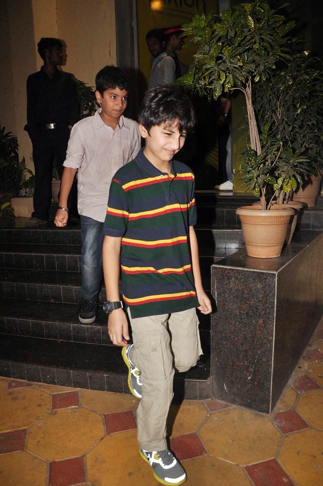 'एजेंट विनोद' की स्‍पेशल स्‍क्रीनिंग पर जुटे सितारे