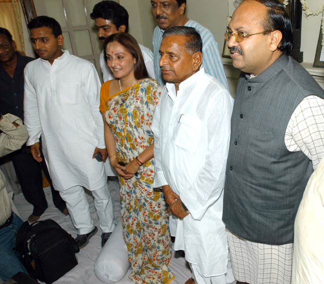 अखिलेश यादव की अनदेखी तस्‍वीरें | युवराजों की जंग