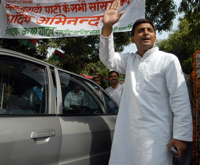 अखिलेश यादव की अनदेखी तस्‍वीरें | युवराजों की जंग