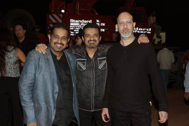 मिर्ची अवार्ड 2012 में ग्लैमर का तड़का | राखी सावंत के ढेरों रूप