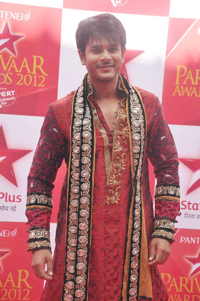 स्‍टार परिवार अवॉर्ड्स में बहुओं का जलवा | बोल्‍ड होती बालाएं