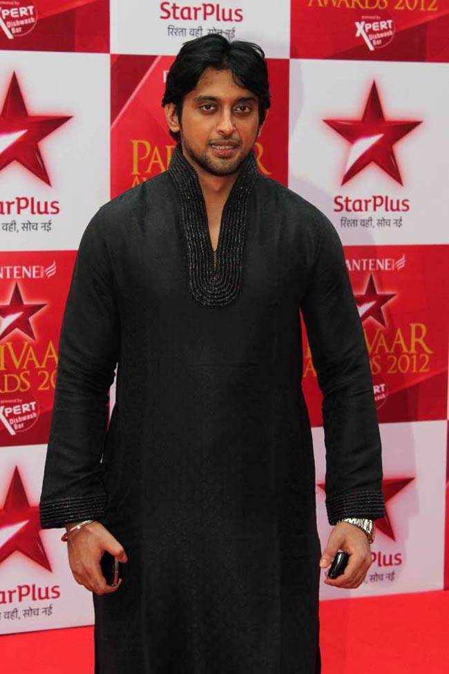 स्‍टार परिवार अवॉर्ड्स में बहुओं का जलवा | बोल्‍ड होती बालाएं