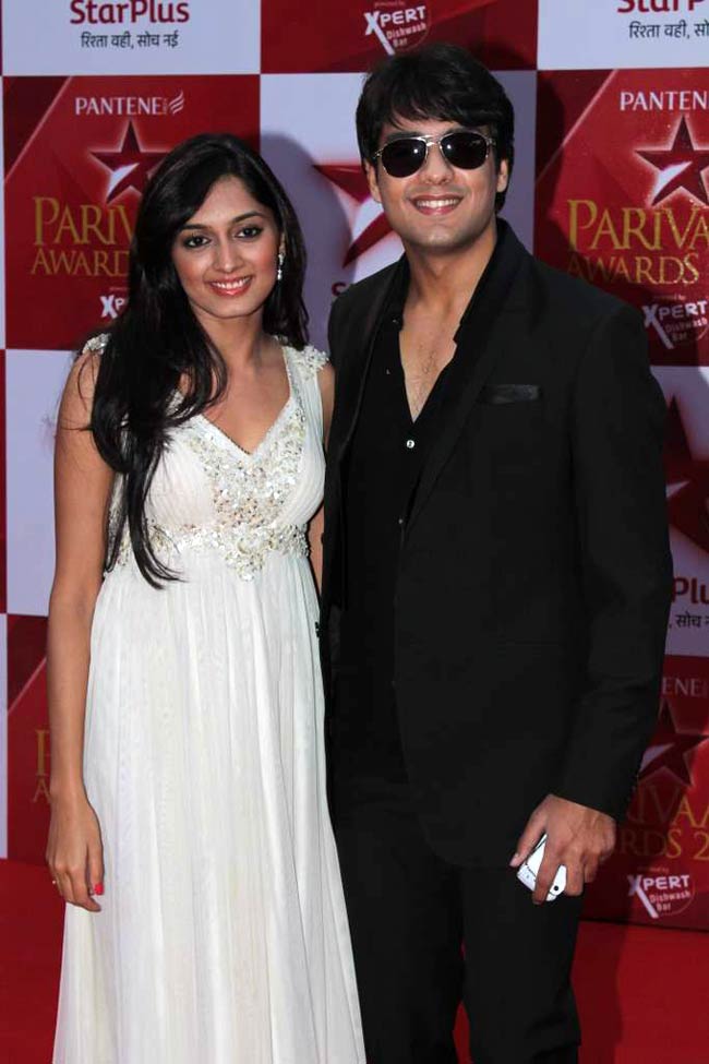 स्‍टार परिवार अवॉर्ड्स में बहुओं का जलवा | बोल्‍ड होती बालाएं