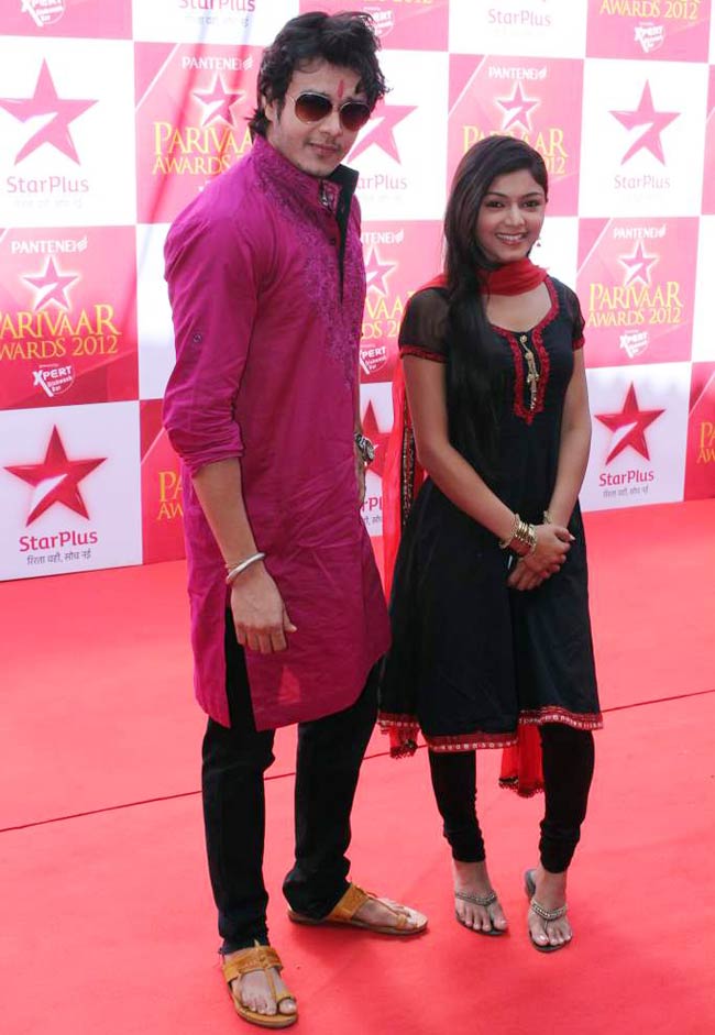 स्‍टार परिवार अवॉर्ड्स में बहुओं का जलवा | बोल्‍ड होती बालाएं