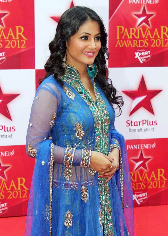 स्‍टार परिवार अवॉर्ड्स में बहुओं का जलवा | बोल्‍ड होती बालाएं