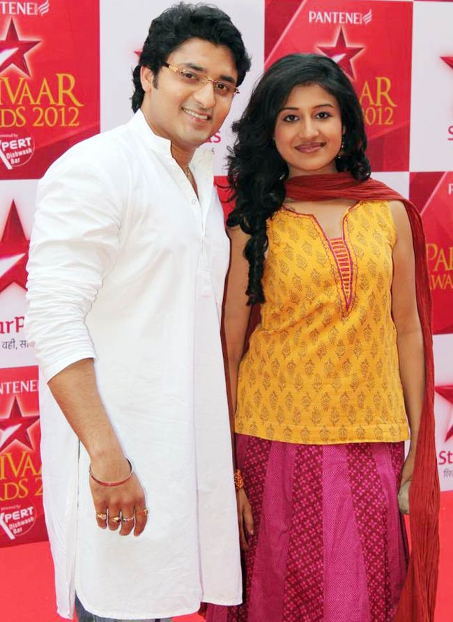 स्‍टार परिवार अवॉर्ड्स में बहुओं का जलवा | बोल्‍ड होती बालाएं