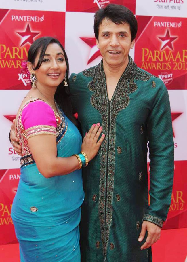 स्‍टार परिवार अवॉर्ड्स में बहुओं का जलवा | बोल्‍ड होती बालाएं