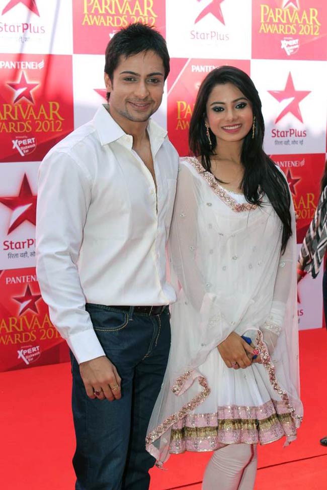 स्‍टार परिवार अवॉर्ड्स में बहुओं का जलवा | बोल्‍ड होती बालाएं