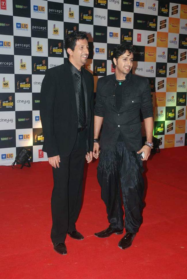 मिर्ची अवार्ड 2012 में ग्लैमर का तड़का | राखी सावंत के ढेरों रूप