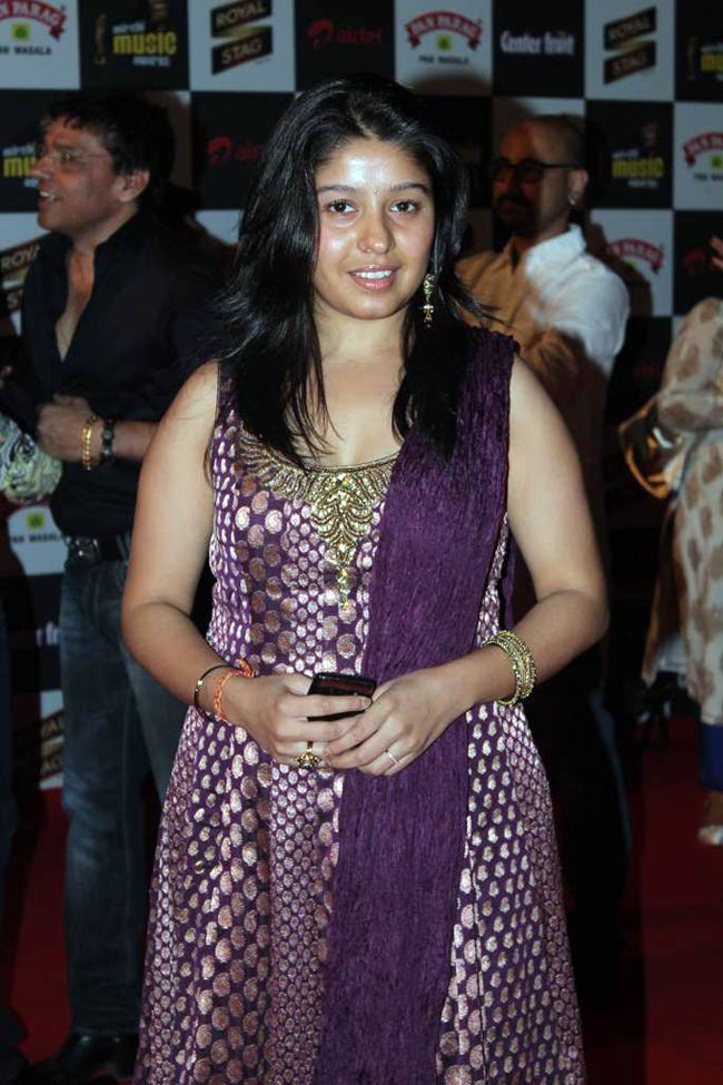 मिर्ची अवार्ड 2012 में ग्लैमर का तड़का | राखी सावंत के ढेरों रूप