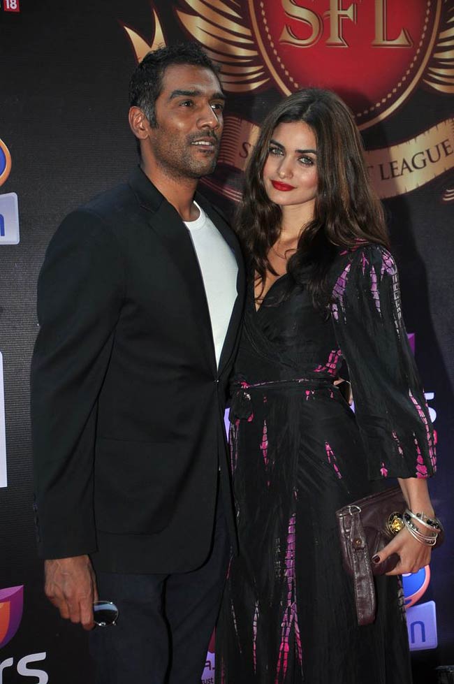 'सुपर फाइट लीग' लॉन्‍च में सितारे | सितारों की मस्‍ती