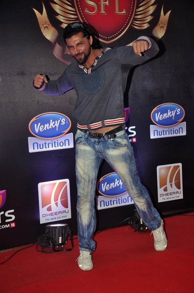 'सुपर फाइट लीग' लॉन्‍च में सितारे | सितारों की मस्‍ती