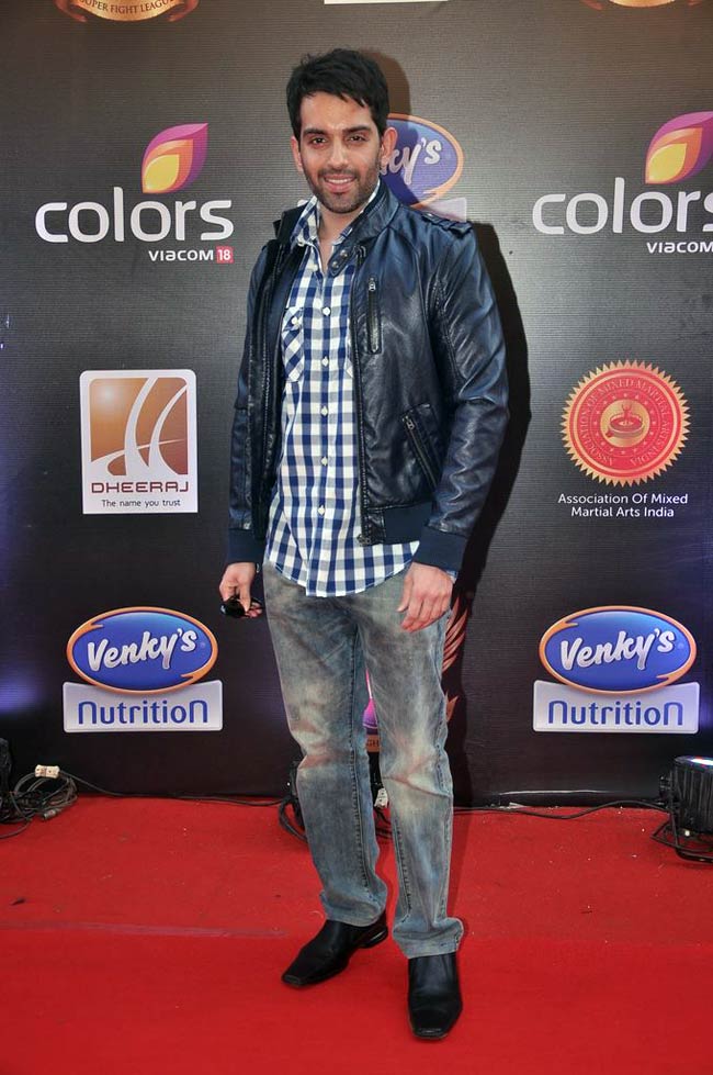 'सुपर फाइट लीग' लॉन्‍च में सितारे | सितारों की मस्‍ती