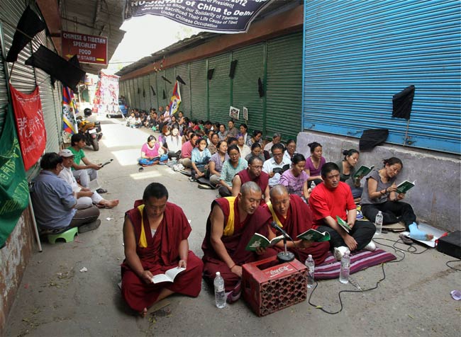 28 मार्च 2012: तस्वीरों में देखें दिनभर की बड़ी खबरें | पढ़ें