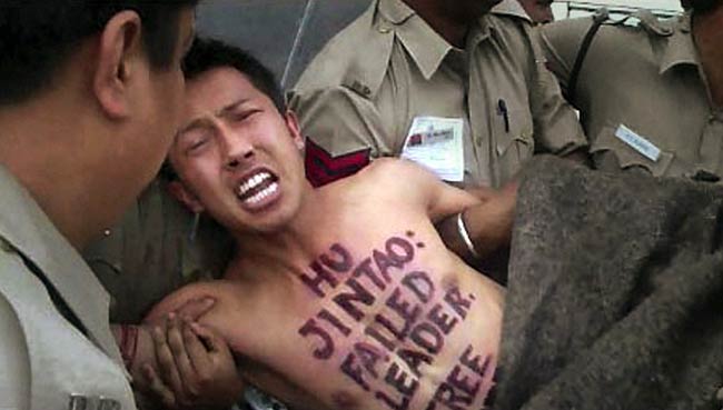 28 मार्च 2012: तस्वीरों में देखें दिनभर की बड़ी खबरें | पढ़ें