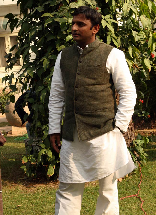 अखिलेश यादव की अनदेखी तस्‍वीरें | युवराजों की जंग