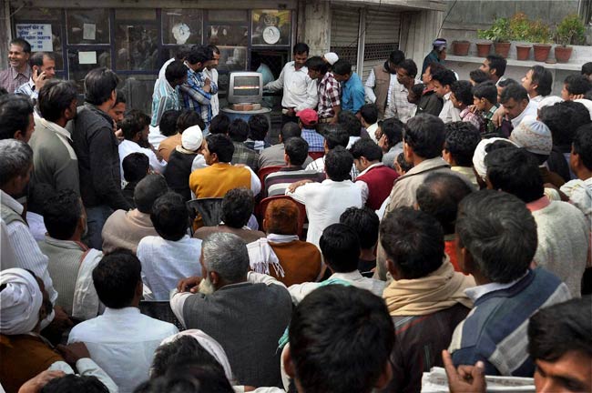 यूपी में जीत का जश्‍न | दिल्‍ली की गद्दी के लिए यूपी है सीढ़ी