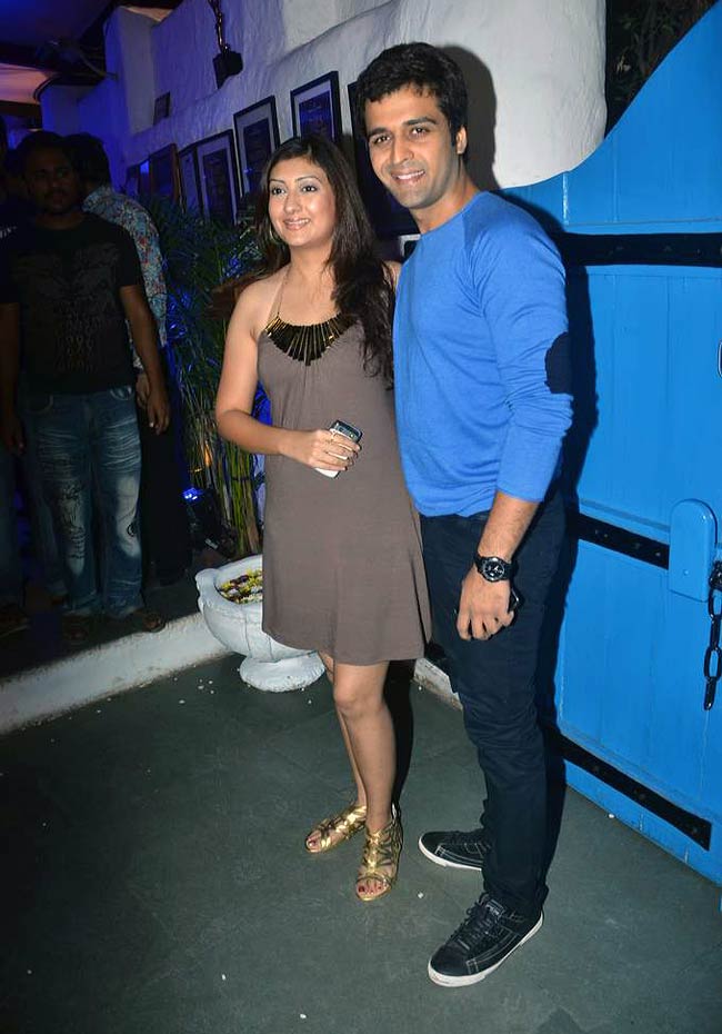 यूटीवी वॉक ऑफ द स्टार्स पार्टी में सितारे | हॉट 'आइटम गर्ल'