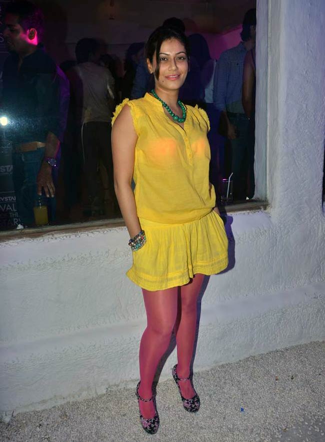 यूटीवी वॉक ऑफ द स्टार्स पार्टी में सितारे | हॉट 'आइटम गर्ल'