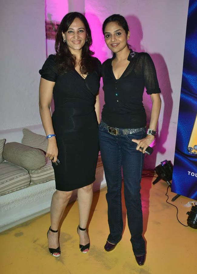 यूटीवी वॉक ऑफ द स्टार्स पार्टी में सितारे | हॉट 'आइटम गर्ल'