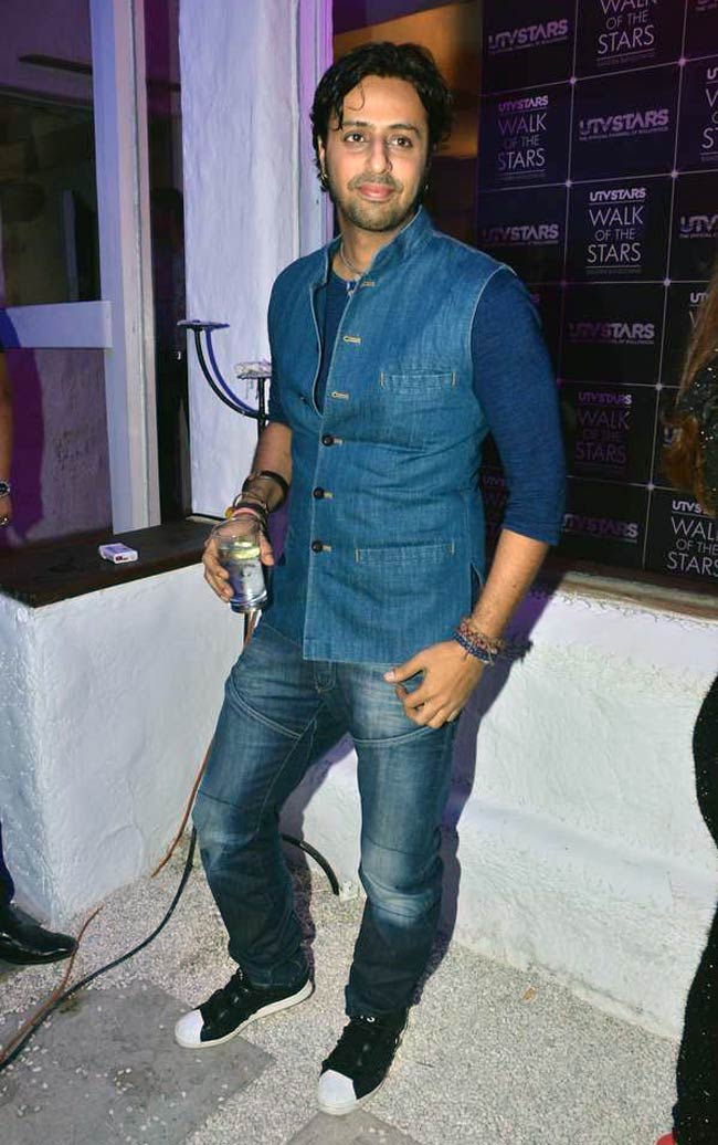 यूटीवी वॉक ऑफ द स्टार्स पार्टी में सितारे | हॉट 'आइटम गर्ल'