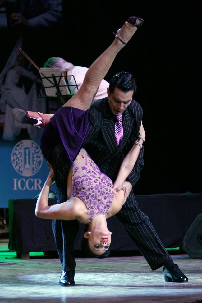 सालसा और टैंगो देख दर्शक हुए मंत्रमुग्‍ध  | कैटरीना के ठुमके