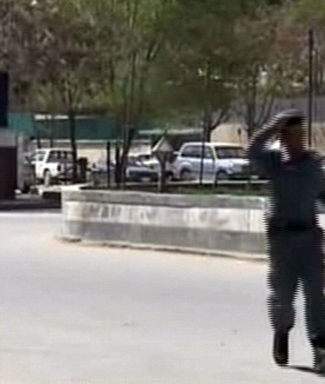 काबुल पर तलिबान का हमला, 12 जगहों पर धमाके