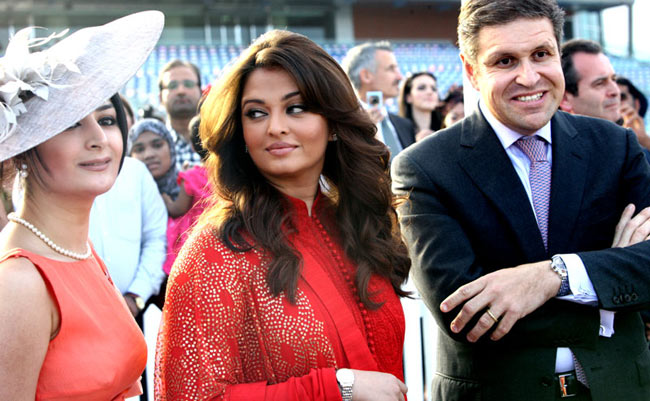 बेटी अराध्‍या संग दुबई पहुंची एश्‍वर्या | विशेष कवरेज