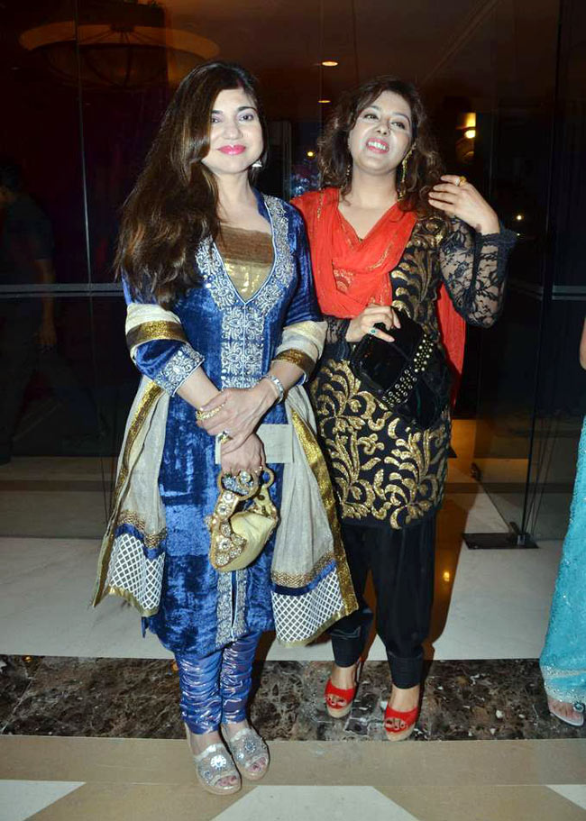 लाहिरी को सितारों ने दी शादी की बधाई | रितेश की शादी