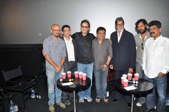 बिग बी ने बढ़ाई विधु विनोद चोपड़ा के फिल्म फेस्टिवल की शान