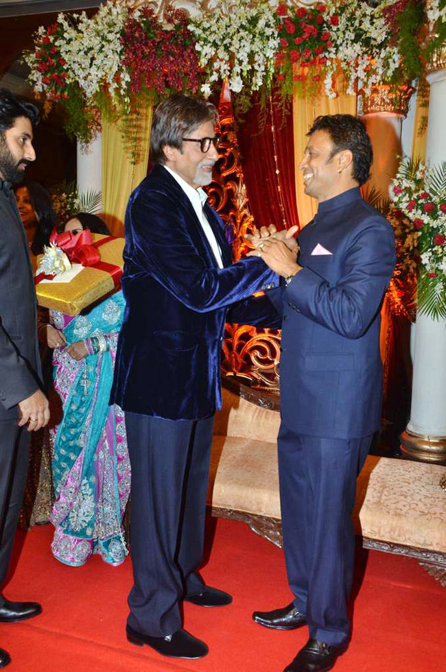 लाहिरी को सितारों ने दी शादी की बधाई | रितेश की शादी