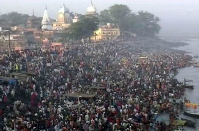 01 अप्रैल 2012: तस्वीरों में देखें दिनभर की बड़ी खबरें | पढ़ें