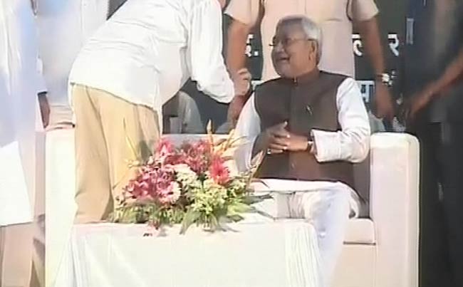 15 अप्रैल 2012: तस्‍वीरों में देखें दिनभर की बड़ी खबरें | पढ़ें