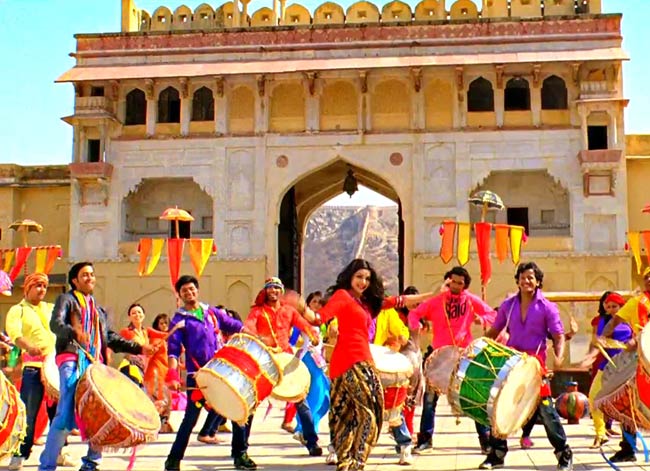 हो जाइए 'बोल बच्चन' के लिए तैयार | 2011 की हिट फिल्‍में