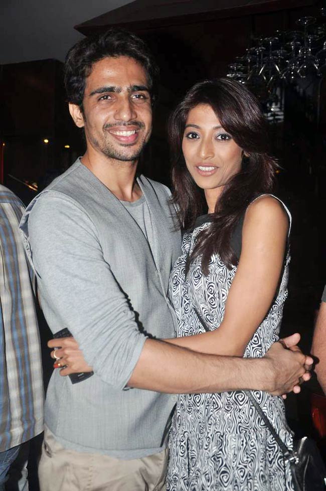 'हेट स्टोरी' की 'सक्सेस पार्टी' में सितारे | हॉट पाउली दाम