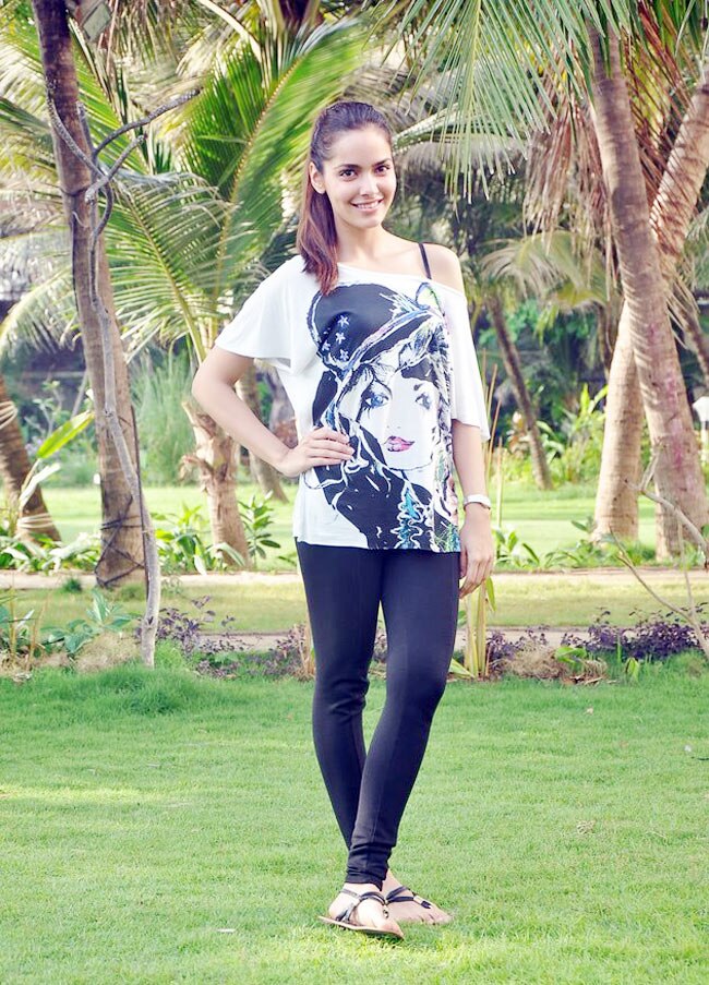 अक्षय कुमार के घर हाउसफुल-2 के सितारे  | हाउसफुल-2