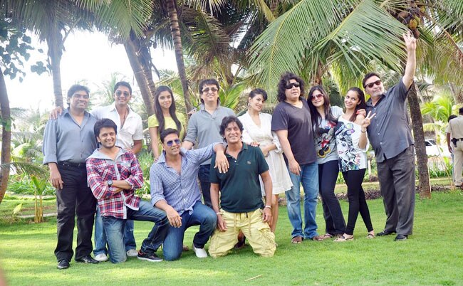 अक्षय कुमार के घर हाउसफुल-2 के सितारे  | हाउसफुल-2