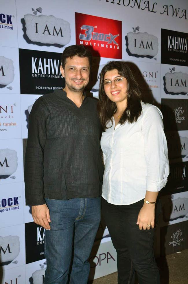 'आई एम शी' की सक्सेस पार्टी | हॉट पाउली दाम