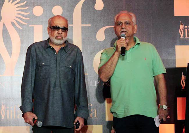 IIFA वोटिंग इवेंट में पहुंचे सितारे...  । सितारों का जमघट