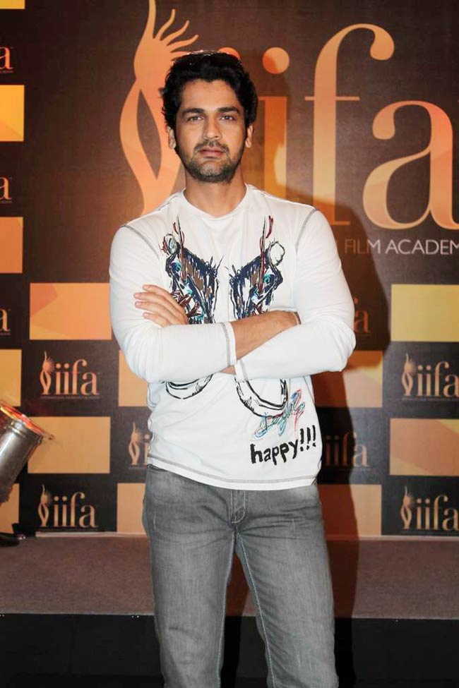 IIFA वोटिंग इवेंट में पहुंचे सितारे...  । सितारों का जमघट