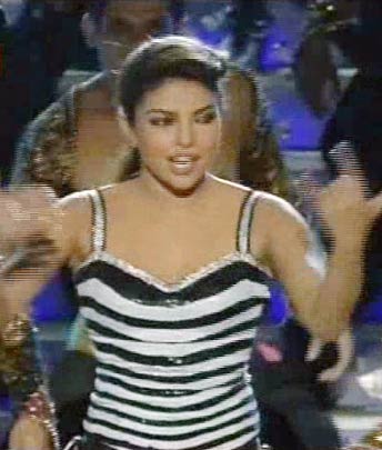 IPL उद्घाटन समारोह में सितारों का जलवा | बनाए मदहोश...