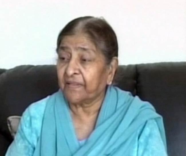 10 अप्रैल 2012: तस्‍वीरों में देखें दिनभर की बड़ी खबरें | पढ़ें