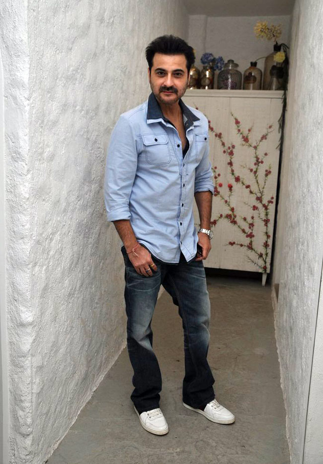 कलिस्ता स्पा के लॉन्‍च पर सितारे...  | सोनाक्षी के जलवे