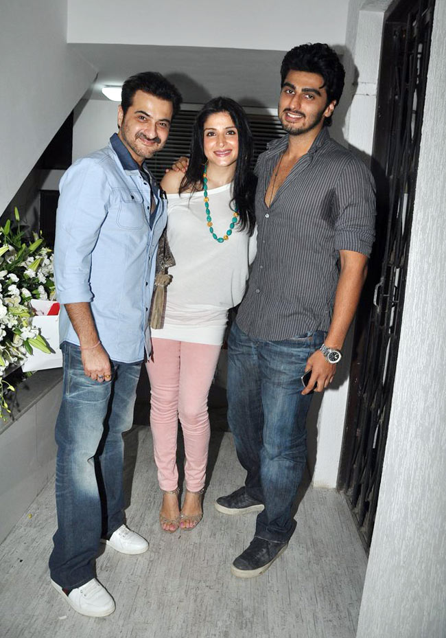 कलिस्ता स्पा के लॉन्‍च पर सितारे...  | सोनाक्षी के जलवे