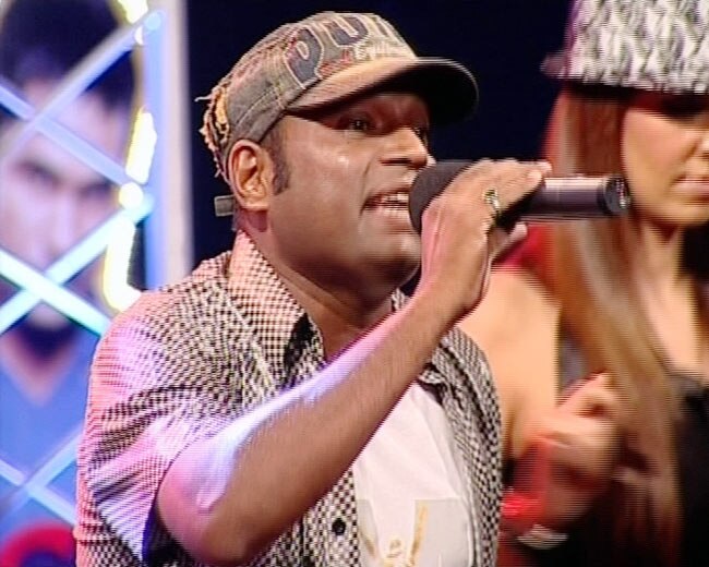 आइटम गर्ल्‍स और क्रिकेट का 'ऊ ला ला' | राखी के ढेरों रूप