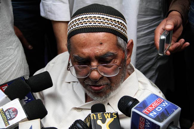 अजमेर जेल से रिहा हुए पाकिस्तानी वायरोलॉजिस्ट खलिल चिश्‍ती...