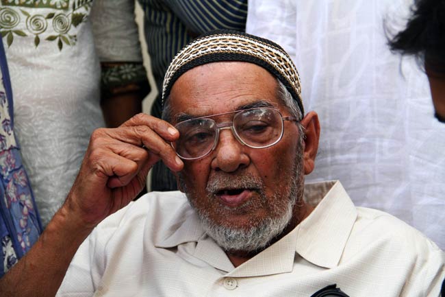 अजमेर जेल से रिहा हुए पाकिस्तानी वायरोलॉजिस्ट खलिल चिश्‍ती...