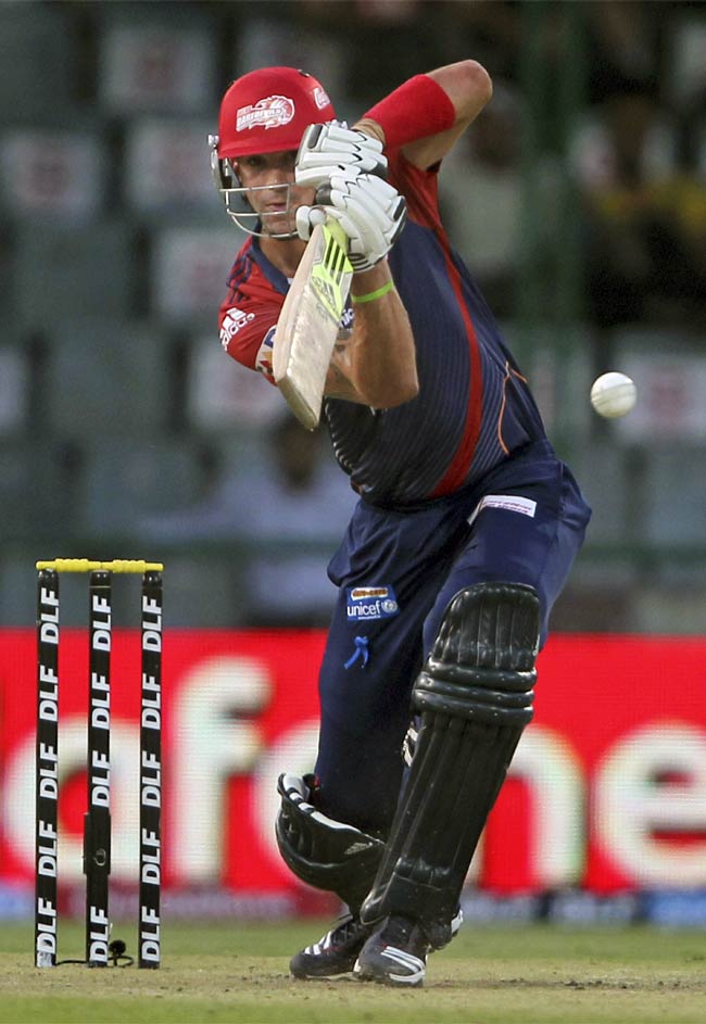 19 अप्रैल 2012: तस्‍वीरों में देखें दिनभर की बड़ी खबरें | पढ़ें